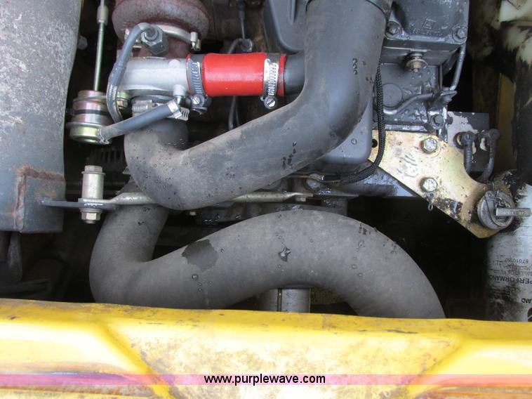 image for item G8826 2005 New Holland LS185B skid steer