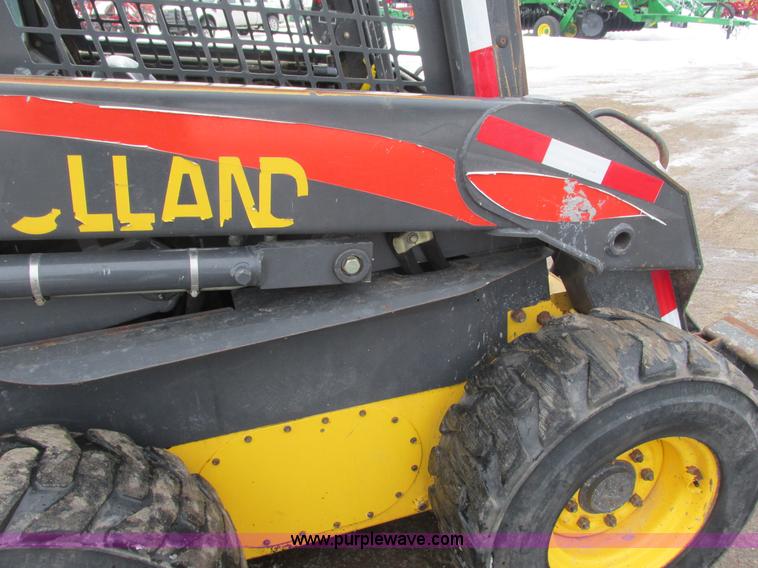 image for item G8826 2005 New Holland LS185B skid steer