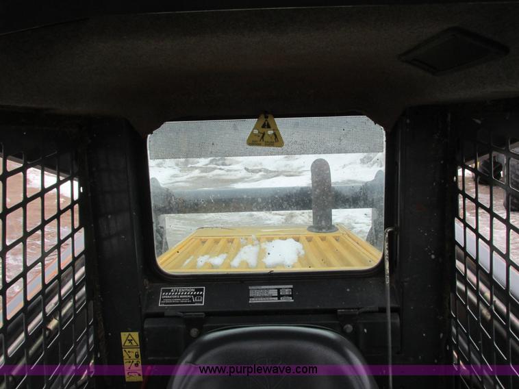 image for item G8826 2005 New Holland LS185B skid steer