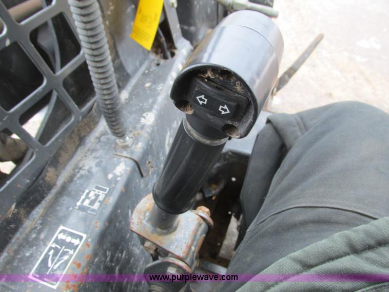 image for item G8826 2005 New Holland LS185B skid steer