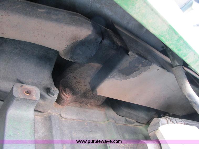 image for item G8828 1996 John Deere 8200 MFWD tractor