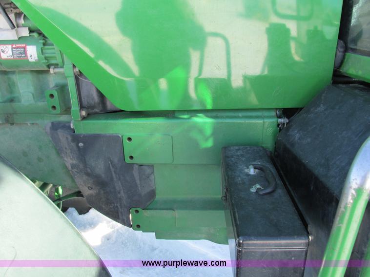 image for item G8828 1996 John Deere 8200 MFWD tractor