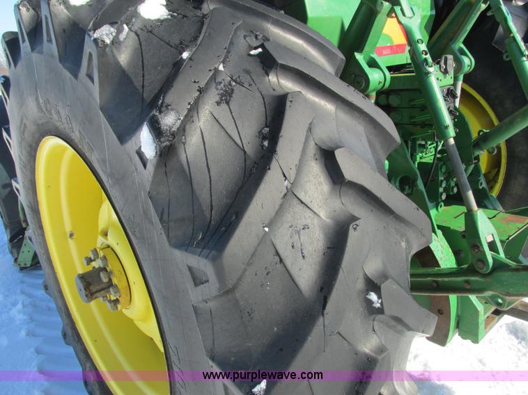 image for item G8828 1996 John Deere 8200 MFWD tractor