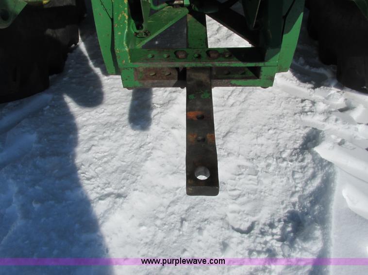 image for item G8828 1996 John Deere 8200 MFWD tractor