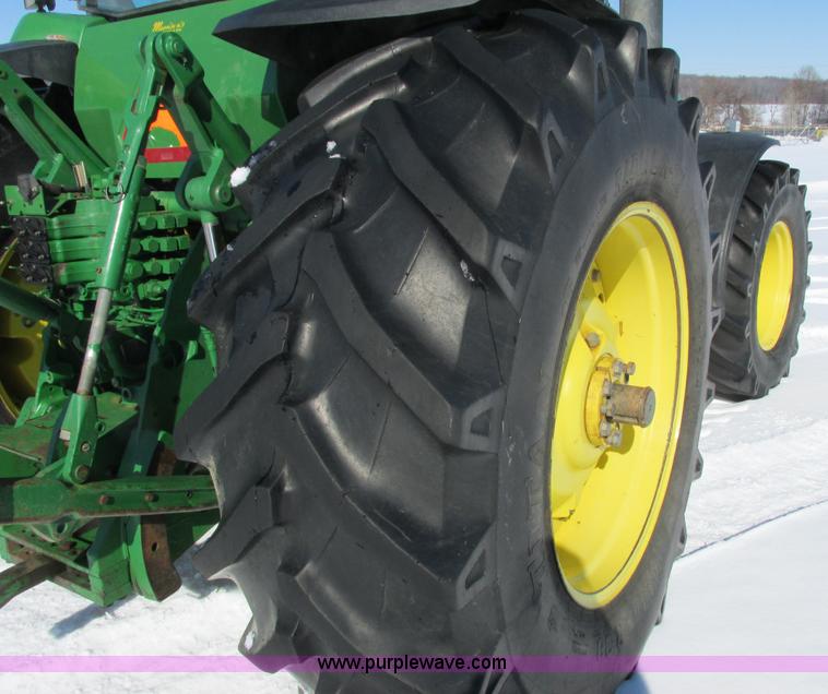 image for item G8828 1996 John Deere 8200 MFWD tractor