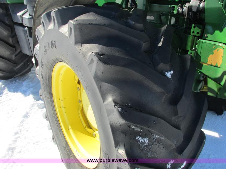 image for item G8828 1996 John Deere 8200 MFWD tractor