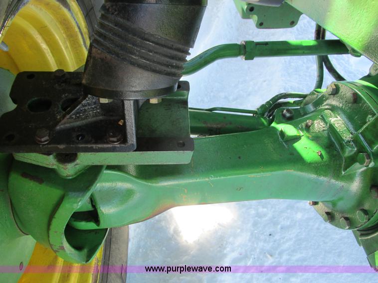 image for item G8828 1996 John Deere 8200 MFWD tractor