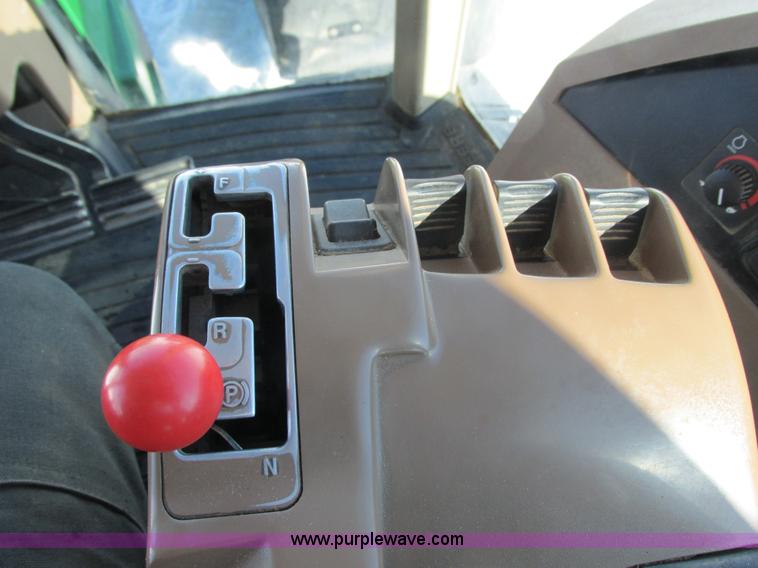 image for item G8828 1996 John Deere 8200 MFWD tractor