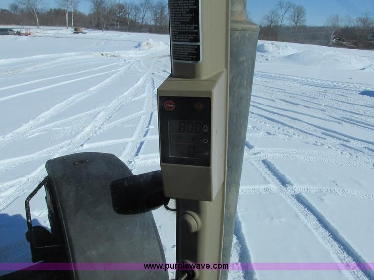 image for item G8828 1996 John Deere 8200 MFWD tractor