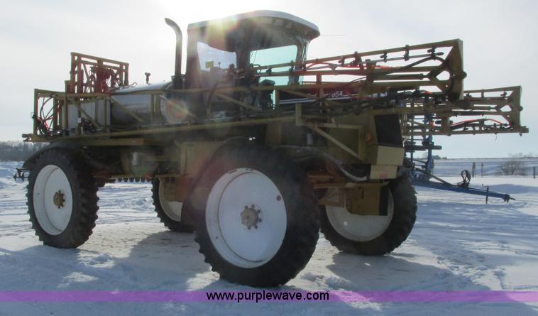 image for item G8830 1997 Ag-Chem RoGator 854 self-propelled sprayer