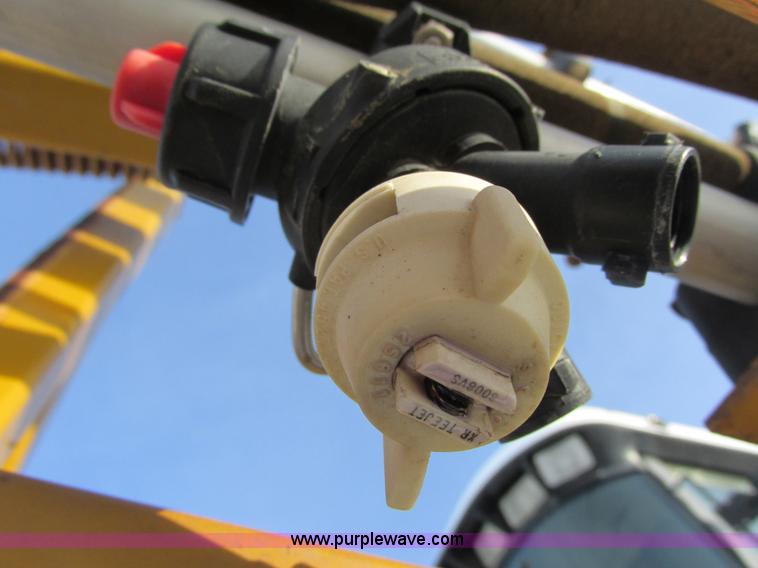 image for item G8830 1997 Ag-Chem RoGator 854 self-propelled sprayer