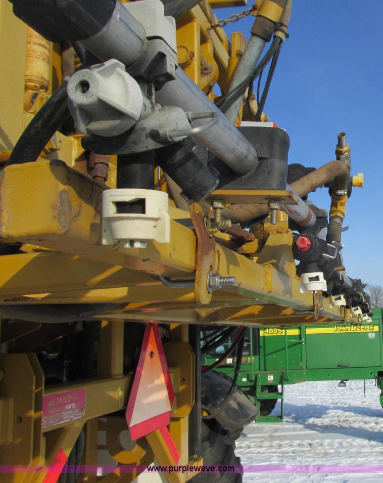 image for item G8830 1997 Ag-Chem RoGator 854 self-propelled sprayer