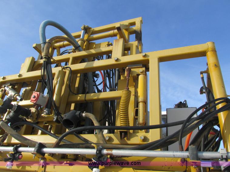 image for item G8830 1997 Ag-Chem RoGator 854 self-propelled sprayer