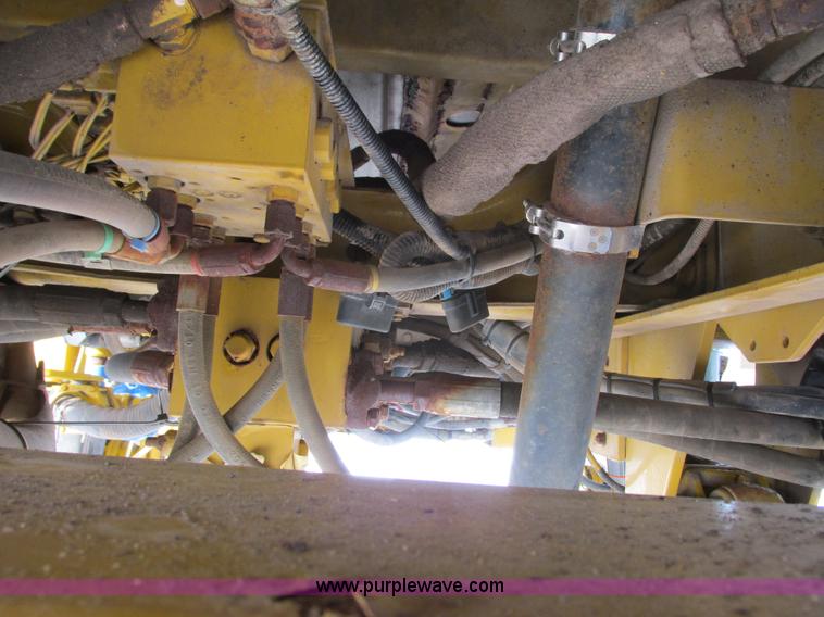 image for item G8830 1997 Ag-Chem RoGator 854 self-propelled sprayer