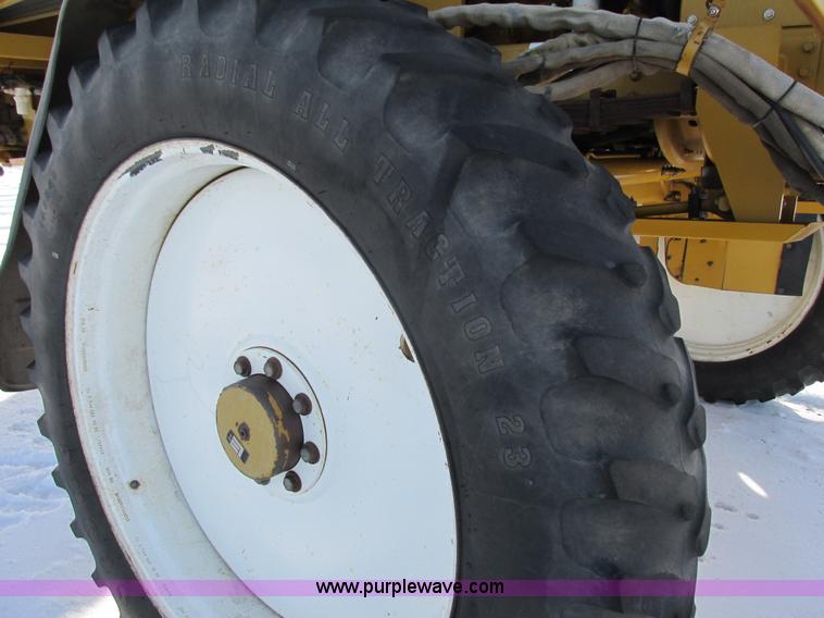 image for item G8830 1997 Ag-Chem RoGator 854 self-propelled sprayer