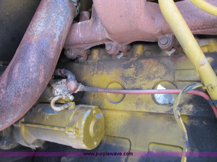 image for item G8830 1997 Ag-Chem RoGator 854 self-propelled sprayer