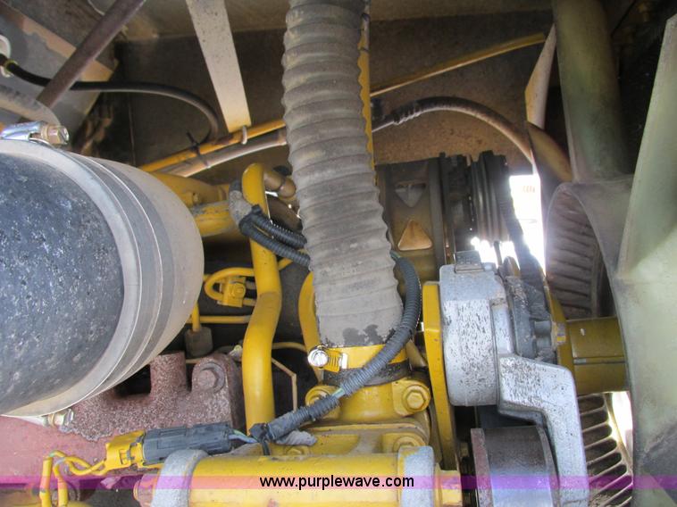 image for item G8830 1997 Ag-Chem RoGator 854 self-propelled sprayer