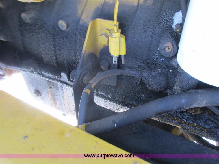 image for item G8830 1997 Ag-Chem RoGator 854 self-propelled sprayer