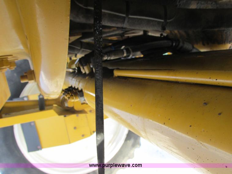 image for item G8830 1997 Ag-Chem RoGator 854 self-propelled sprayer