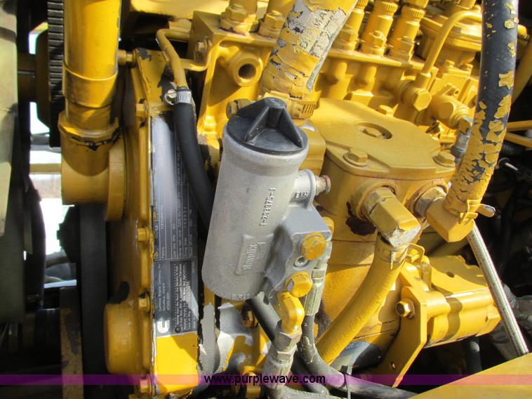 image for item G8830 1997 Ag-Chem RoGator 854 self-propelled sprayer