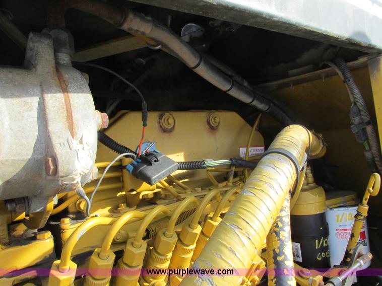 image for item G8830 1997 Ag-Chem RoGator 854 self-propelled sprayer