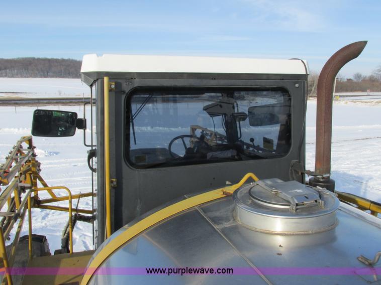 image for item G8830 1997 Ag-Chem RoGator 854 self-propelled sprayer