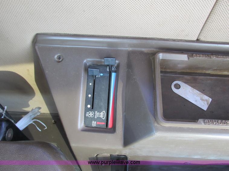 image for item G8830 1997 Ag-Chem RoGator 854 self-propelled sprayer