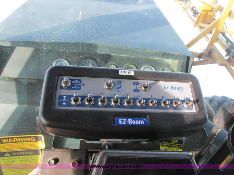 image for item G8830 1997 Ag-Chem RoGator 854 self-propelled sprayer