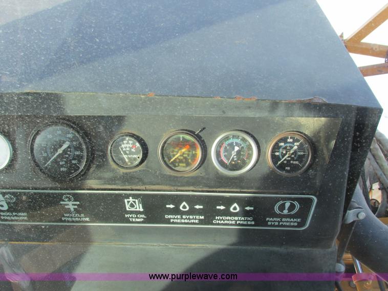 image for item G8830 1997 Ag-Chem RoGator 854 self-propelled sprayer