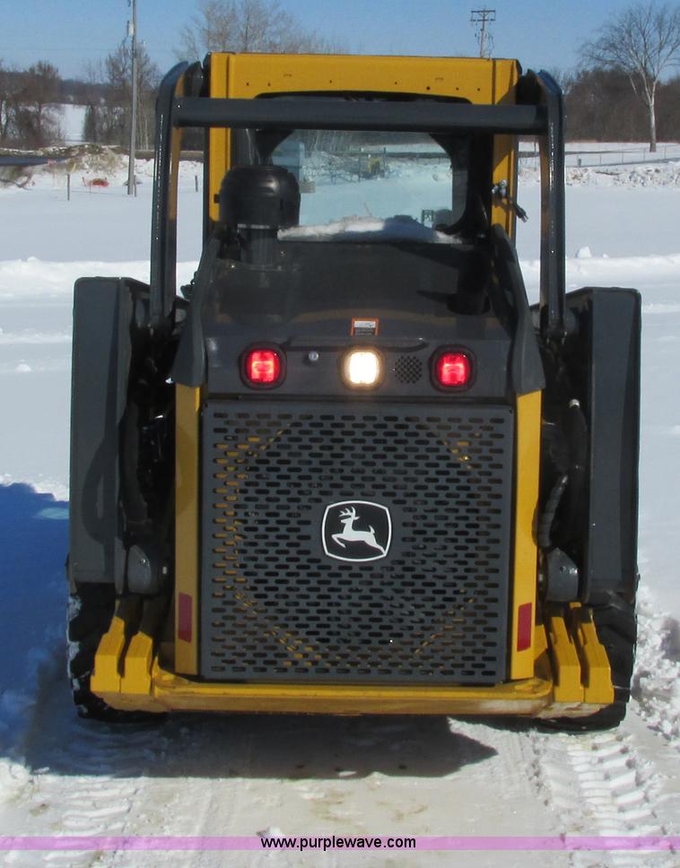 image for item G8831 2012 John Deere 318D skid steer