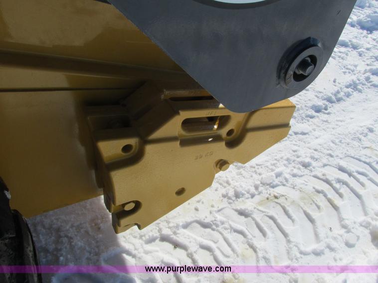 image for item G8831 2012 John Deere 318D skid steer