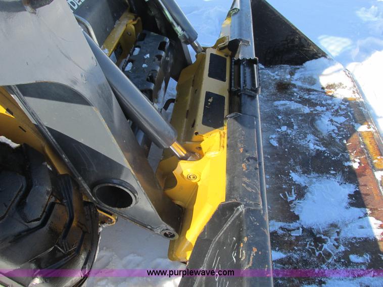 image for item G8831 2012 John Deere 318D skid steer