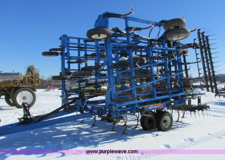 image for item G8832 DMI Tigermate II field cultivator
