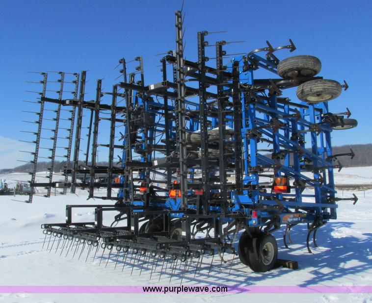 image for item G8832 DMI Tigermate II field cultivator