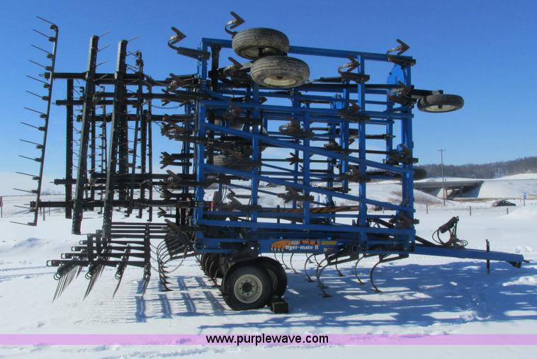 image for item G8832 DMI Tigermate II field cultivator