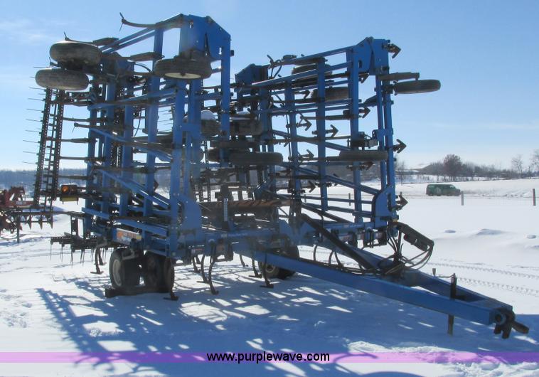 image for item G8832 DMI Tigermate II field cultivator