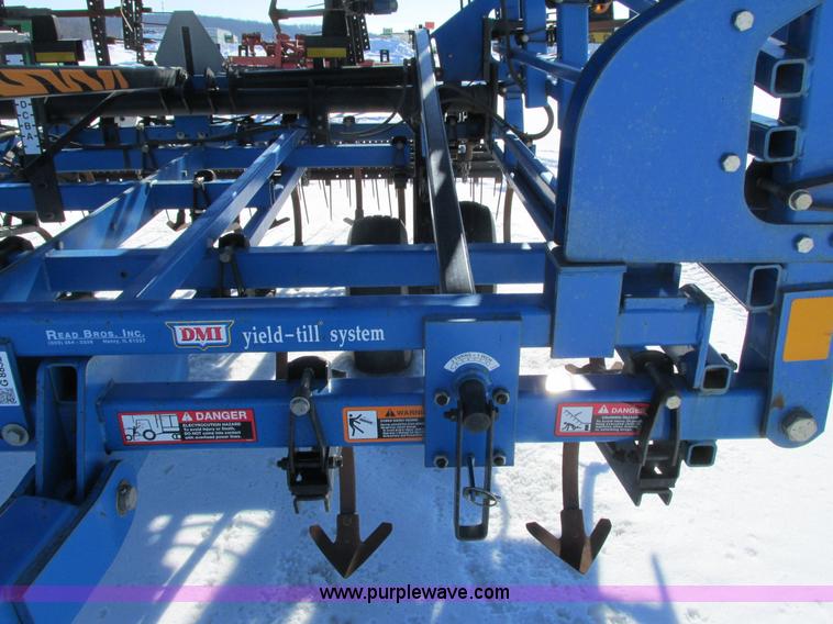 image for item G8832 DMI Tigermate II field cultivator