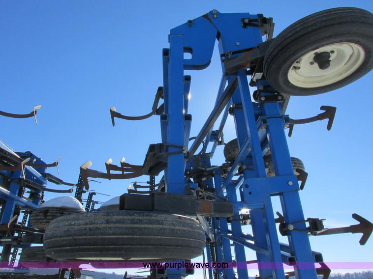 image for item G8832 DMI Tigermate II field cultivator