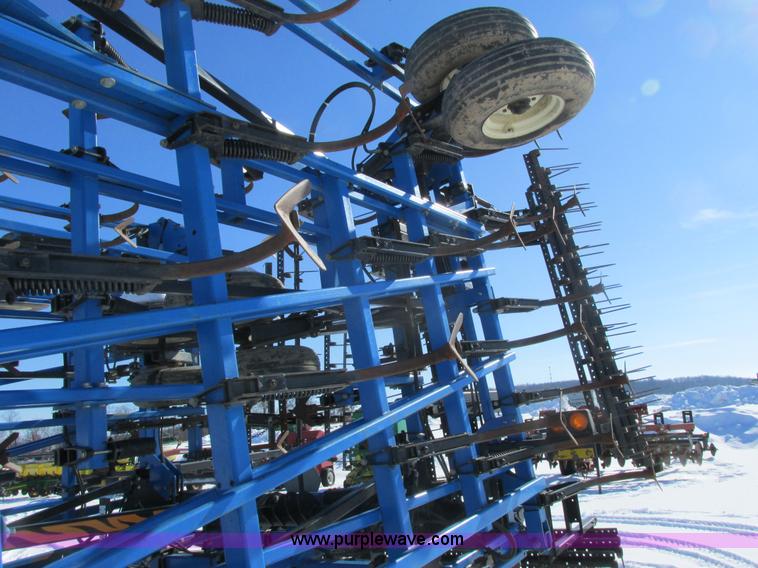 image for item G8832 DMI Tigermate II field cultivator