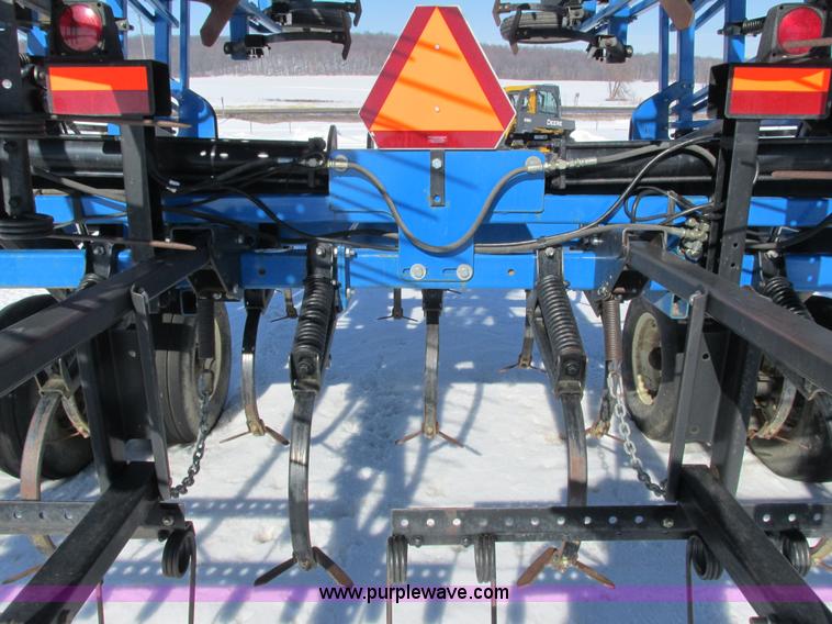 image for item G8832 DMI Tigermate II field cultivator