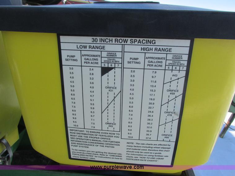 image for item G8837 1997 John Deere 1760 planter