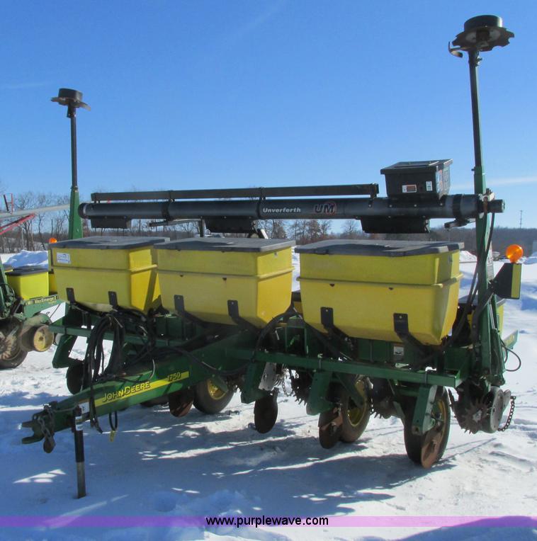 image for item G8838 2005 John Deere 1750 planter