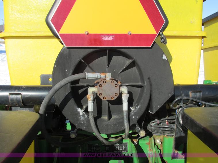 image for item G8838 2005 John Deere 1750 planter