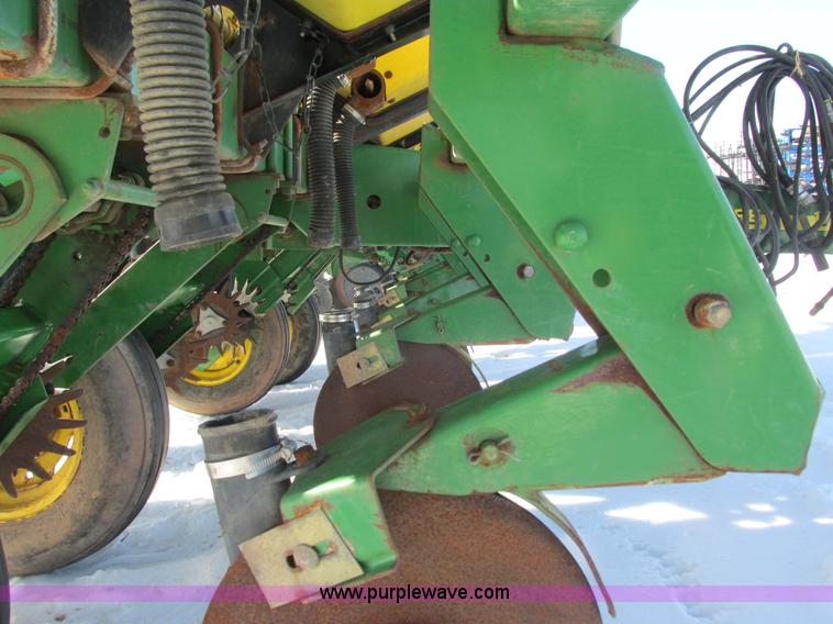 image for item G8838 2005 John Deere 1750 planter