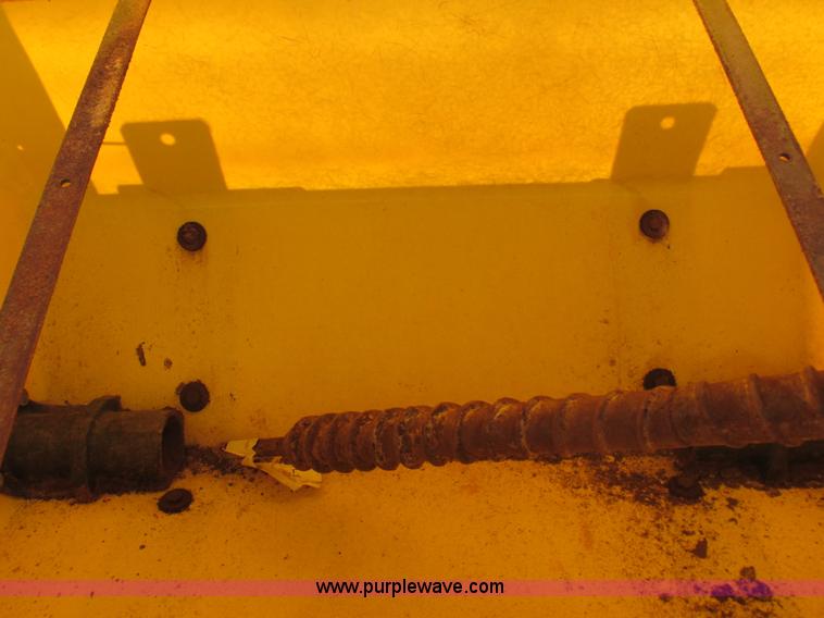 image for item G8838 2005 John Deere 1750 planter