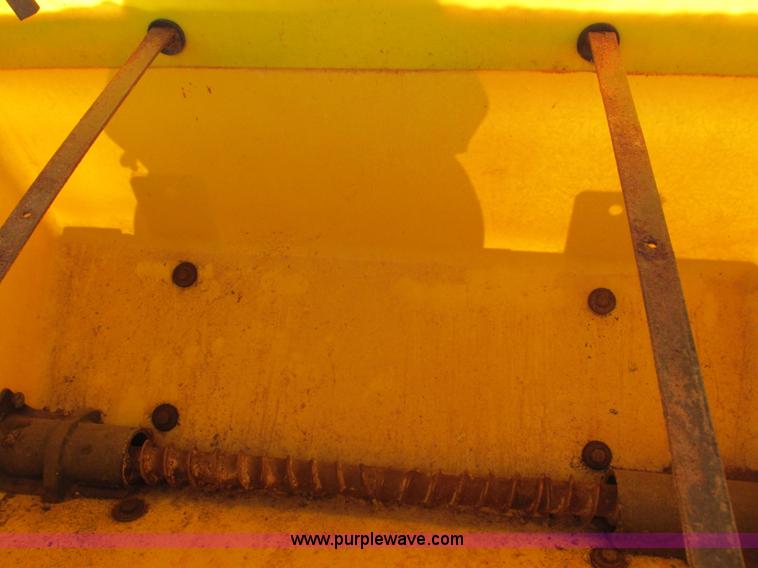 image for item G8838 2005 John Deere 1750 planter