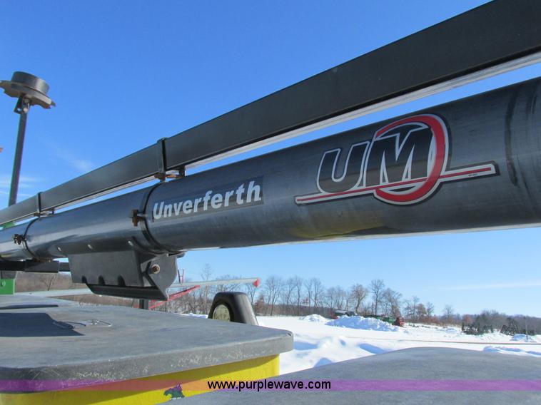 image for item G8838 2005 John Deere 1750 planter