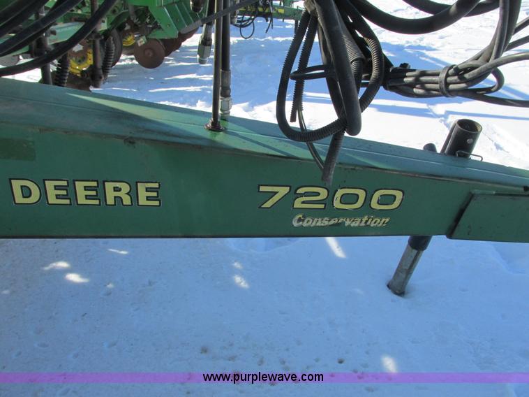 image for item G8839 1994 John Deere 7200 planter