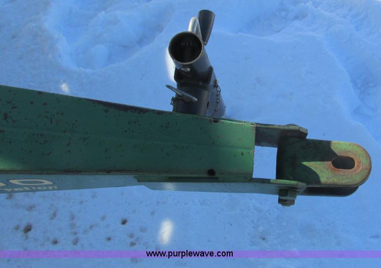 image for item G8839 1994 John Deere 7200 planter
