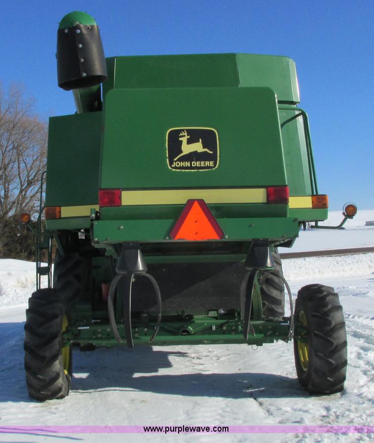 image for item G8843 1992 John Deere 9500 combine